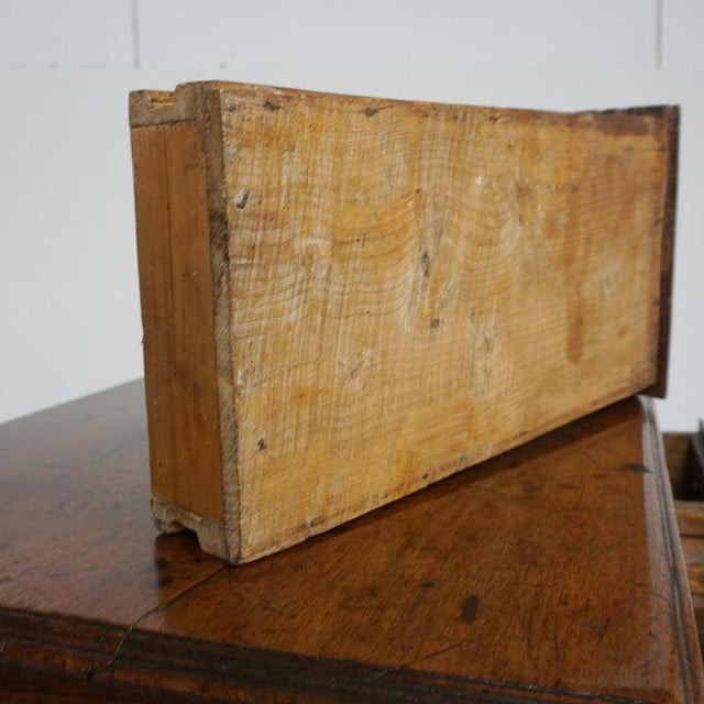 George II Oak and Elm Side Table, 1740s For Sale - Image 5 of 12
