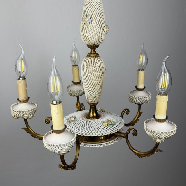 Amazing floral porcelain chandelier capodimonte made in italy in the 1930s. vintage chandelier is in very good vintage...