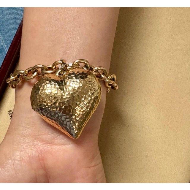 Vintage 14 Karat Yellow Gold 24.3 Gm Link Bracelet for Charms with Heart Charm For Sale - Image 14 of 18