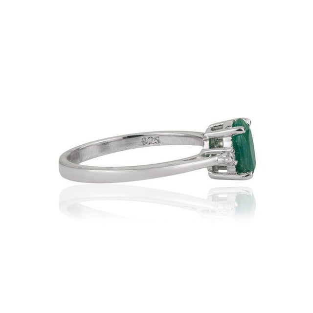 Green Everyday Oval Emerald Gemstone and Diamond Ring in Sterling Silver, Size 6 For Sale - Image 8 of 12