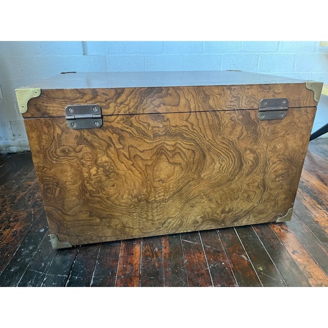 1970s Mid-Century Modern Campaign Burl Wood Trunk on Casters For Sale - Image 9 of 11