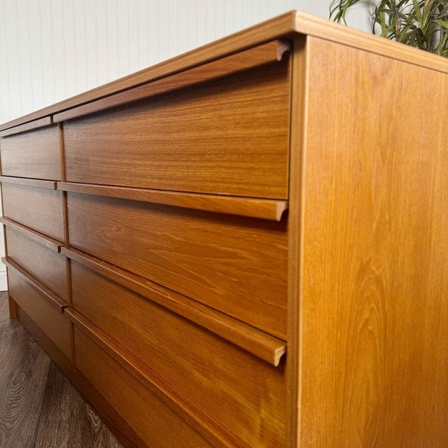 Mid-Century Modern Mid-Century Modern Jesper Mobelfabrik Danish Teak 8-Drawer Dresser, Attributed For Sale - Image 3 of 8