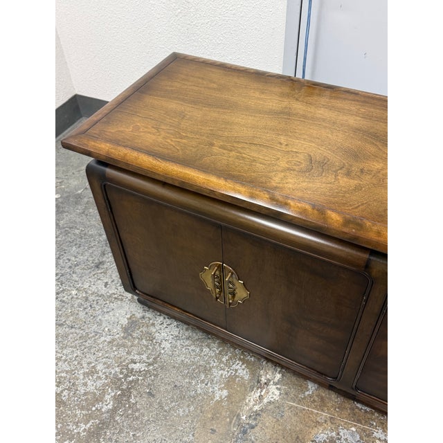 Wood Albright Zimmerman Honey Brown Walnut Sideboard, Mid 20th Century For Sale - Image 7 of 12