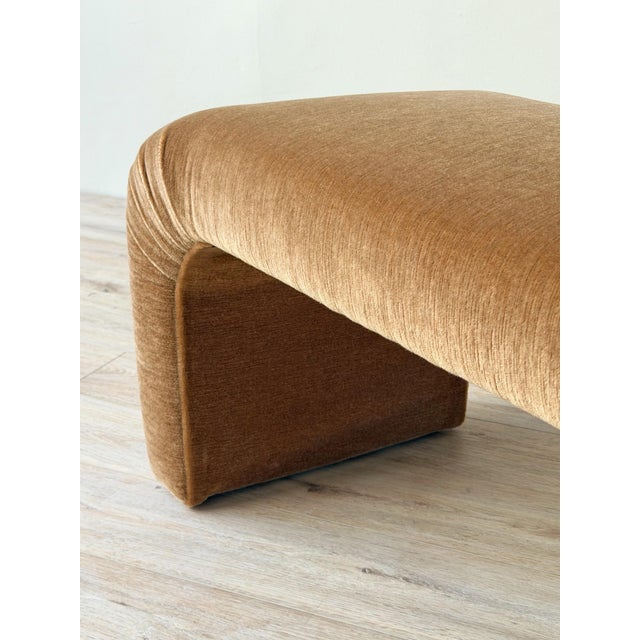 1980s Waterfall Bench in Champagne Cut Mohair For Sale In New York - Image 6 of 10