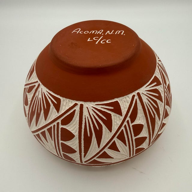 Rustic Acoma Pueblo Hand-Coiled Pottery Bowl — Signed, New Mexico, 6” Diameter For Sale - Image 3 of 7