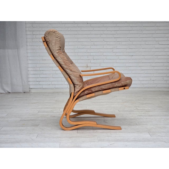 Mid-Century Modern Norwegian Model Kengu Armchair in Beige Furniture Leather from Rybo Rykken & Co, 1970s For Sale - Image 3 of 16