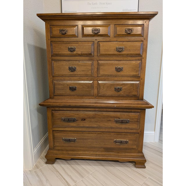 1960s Thomasville Solid Oak Early American Style Chest-on-Chest Tallboy Dresser Vintage 1960 For Sale - Image 5 of 11