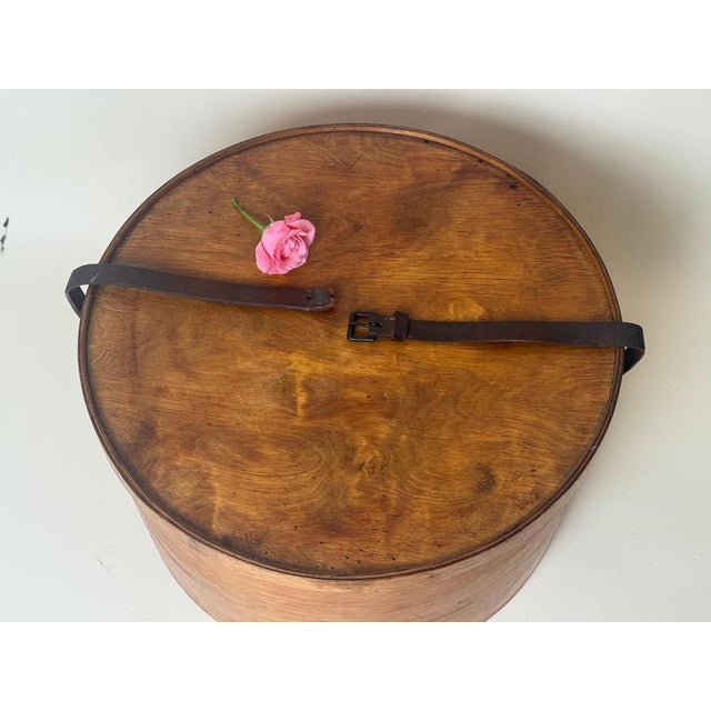 Large Antique Luther Bentwood Hat Box, 1890s For Sale - Image 14 of 18