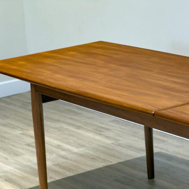Mid-Century Modern Danish Teak Extending Dining Table by Johannes Andersen For Sale - Image 10 of 14