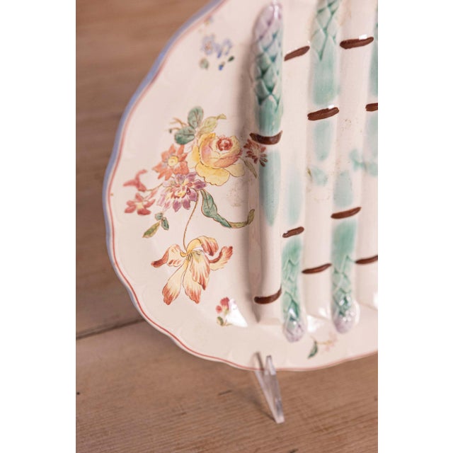 Late 19th Century French Longchamp Pompadour Pattern Majolica Asparagus and Flower Plates For Sale - Image 5 of 7