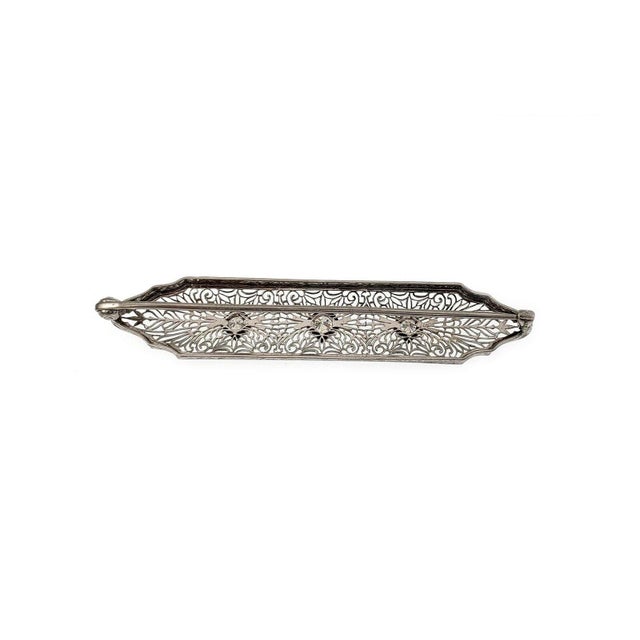 Art Deco Platinum Diamond 14k White Gold Filigree Long Brooch For Sale - Image 4 of 6