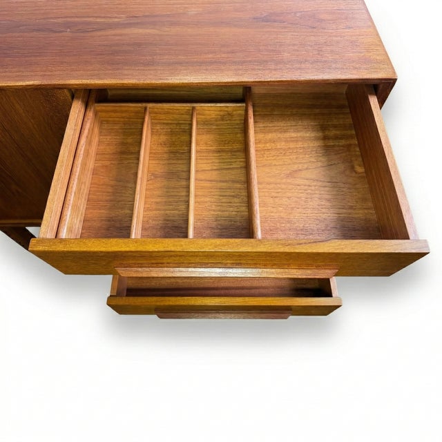 1970s Scandinavian Modern Teak Credenza / Cabinet For Sale - Image 10 of 10