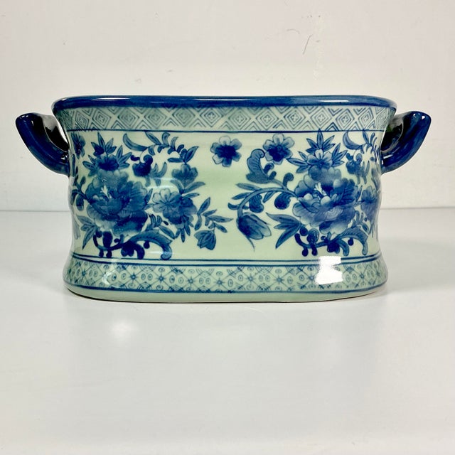 1950s Vintage Boho Chic Chinoiserie Hollywood Regency Celadon and Blue Foot Bath Catchall For Sale - Image 12 of 14