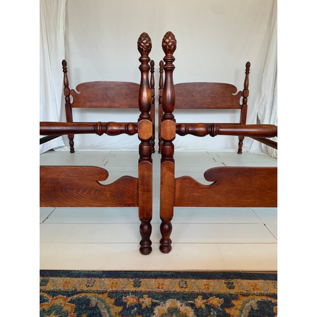 Pair of Vintage Pineapple Post 1950's Colonial Twin Size Bed Frames For Sale - Image 13 of 18