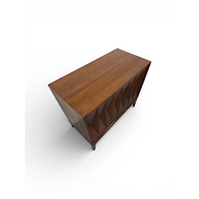 Mid-Century Modern Albert Parvin Style Walnut Bachelor Chest For Sale - Image 4 of 8