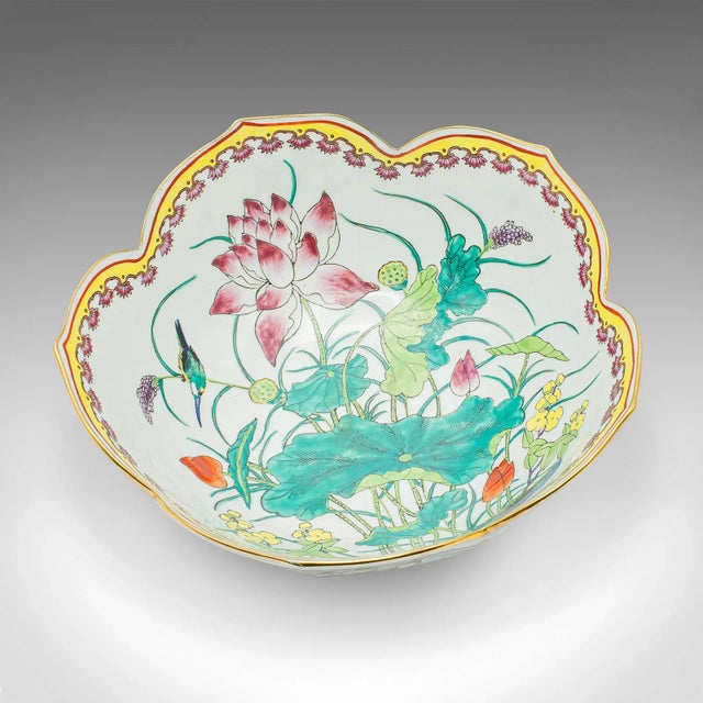 Pink 1940's Vintage Leaf Form Fruit Bowl For Sale - Image 8 of 10