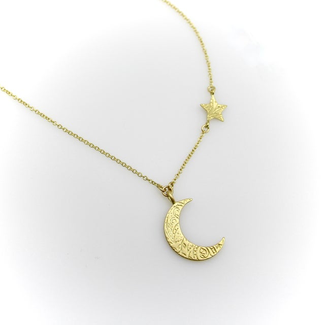 1990s 18k Gold Me & Ro Paisley Moon and Star Necklace For Sale - Image 4 of 9