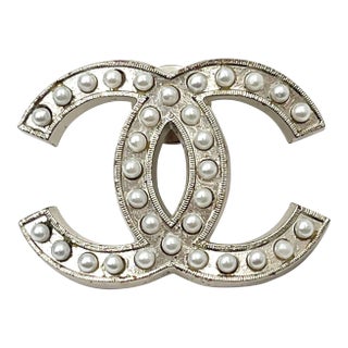 Chanel Silver CC Crystal Large Pin For Sale