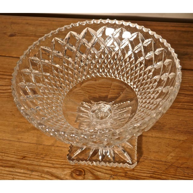Large French Tazza Diamond Cut Cristal Pedestal Fruit Dish, 1950 For Sale - Image 4 of 7