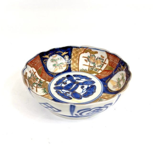 Japanese 19th Century Japanese Imari Porcelain Scalloped Plate For Sale - Image 3 of 5
