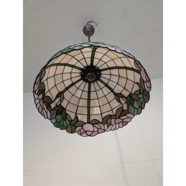 Pendant Light with Floral Pattern in the style of Tiffany For Sale - Image 11 of 12