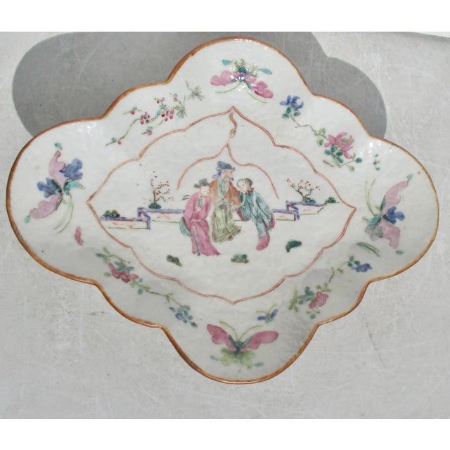Chinese Quatrefoil Rose Medallion Bowl. Early 19th Century For Sale In New York - Image 6 of 10
