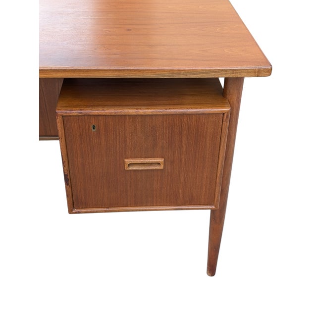 1960s Danish Mid Century Modern Floating Top Executive Desk For Sale - Image 4 of 9