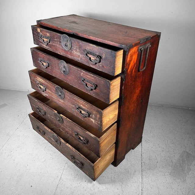 Japanese Traditional Kimono Tansu Chest of Drawers, 1890s For Sale - Image 9 of 18