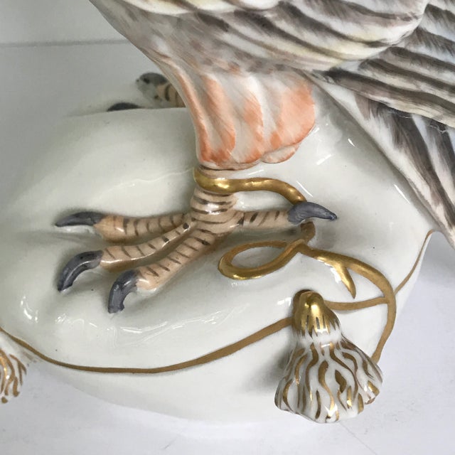 Ceramic Mottahedeh Hand Painted Falcon on Pillow Made in Italy For Sale - Image 7 of 13