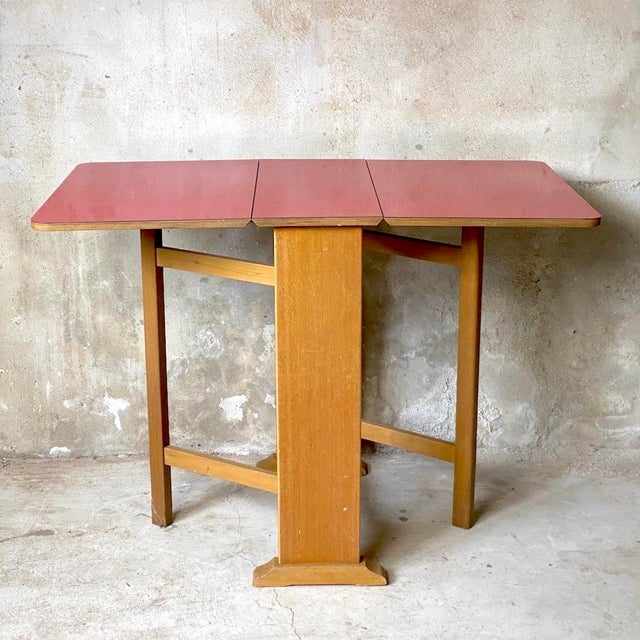 Vintage Red Formica Folding Table, 1980s, in Good conditions. Designed 1980 to 1989