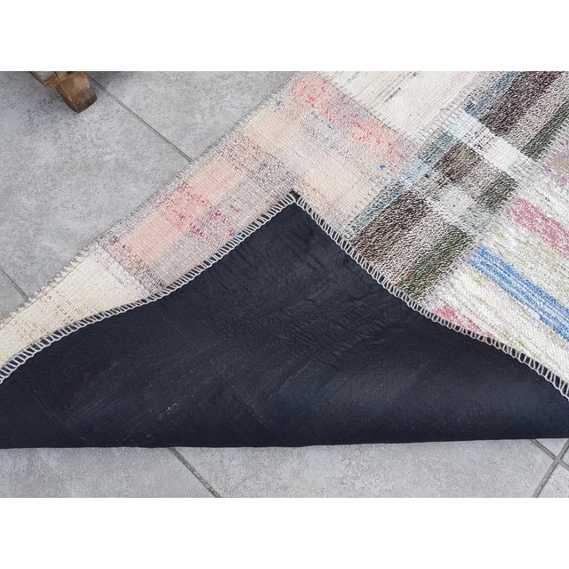 Turkish Mid 20th Century Natural Turkish Kilim Rug For Sale - Image 3 of 10