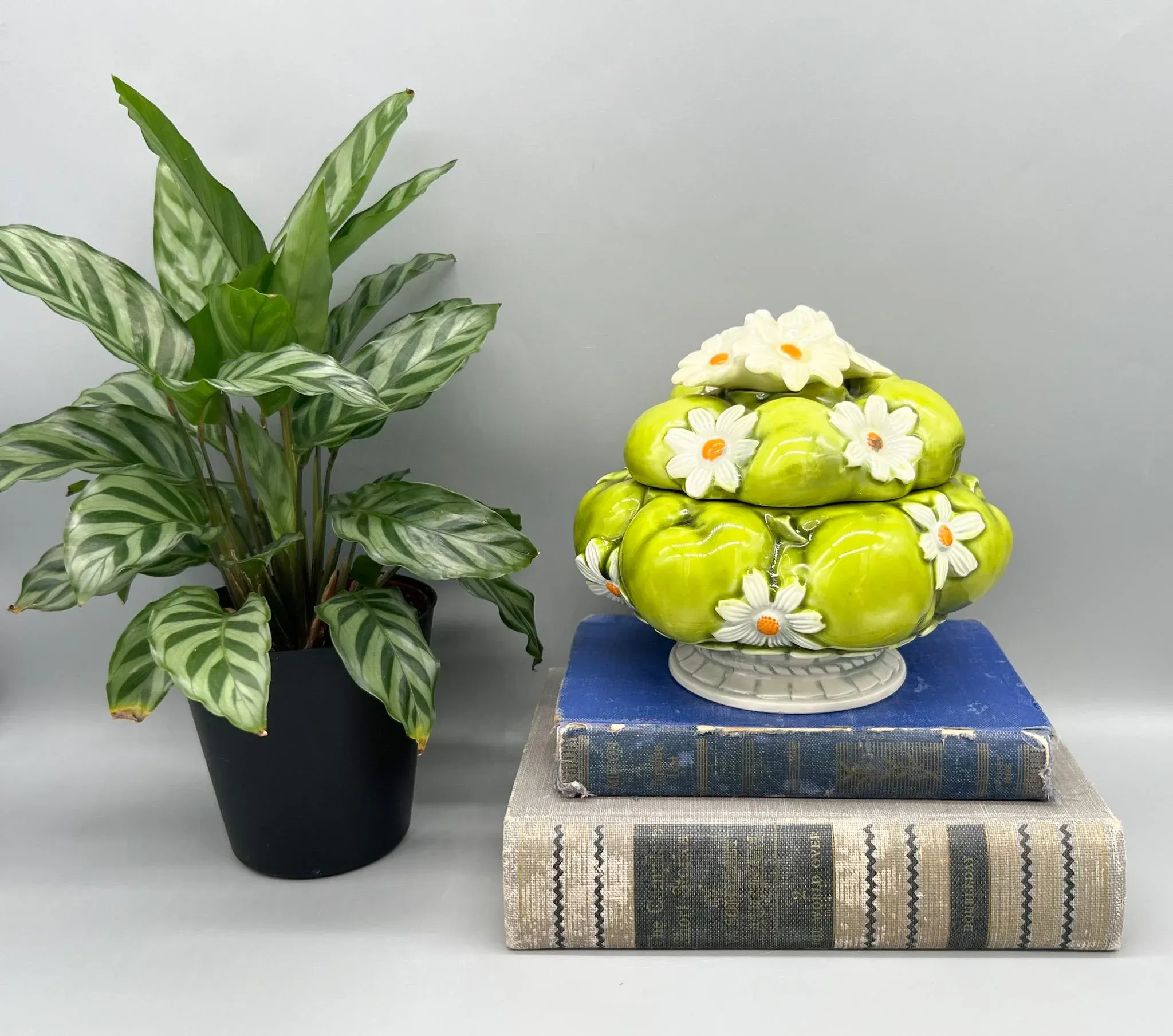 1967 Inarco Green Apple & Daisy Ceramic Covered Dish – Mid-Century