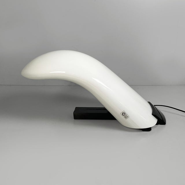 Italian Modern Opaline Glass Table Lamp from Leucos, 1970s For Sale - Image 3 of 17