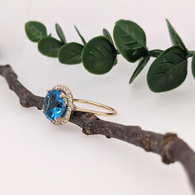 2020s 4.4Ct Glam Swiss Topaz Ring With Diamond Accents: Solid 14k Gold, Round 4.5mm, Size 6.75 For Sale - Image 5 of 8