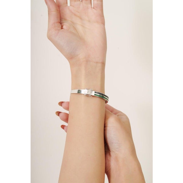 Metal 925 Sterling Silver Emerald & Blue Sapphire Gemstone Bangle Bracelet For Sale - Image 7 of 12