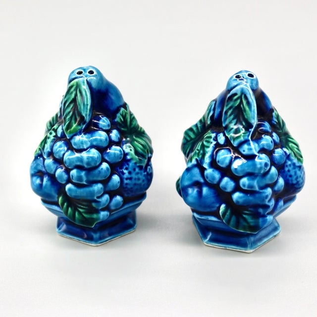 Mid-Century Inarco Blue Mood Indigo Majolica Fruit Topiary Salt & Pepper Shaker Set For Sale In Austin - Image 6 of 8