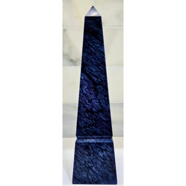 1980s Blue Marble Obelisk by Great City Traders – Handcrafted Stone Sculpture For Sale - Image 4 of 9