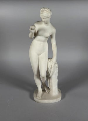 White Marble Sculpture of Venus with an Apple, after Bertel Thorvaldsen (1770-1844), 19th Century