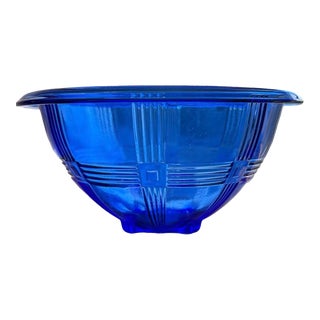 1930s Vintage Hazel Atlas Cobalt Blue CrisCross Nesting Bowl Mixing Bowl Rolled Rim Criss Cross For Sale