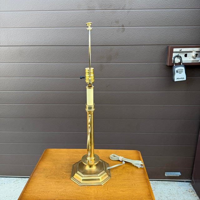 Late 20th Century Vintage Homestead Shoppe of Indiana Brass Candlestick Lamp With Scrolled Brass Handle For Sale - Image 5 of 11