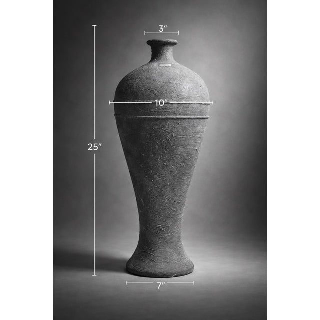 Ceramic Late 20th Century Pair of Organic Modern Sculptural Floor Vessels – Textured Charcoal Studio Style (25" & 18") For Sale - Image 7 of 12