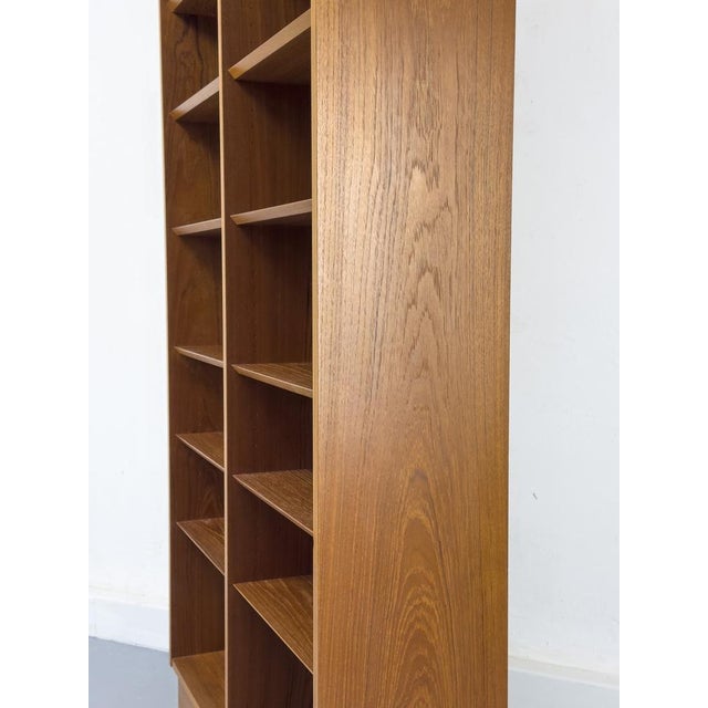 Large Vintage Teak Bookcase by Carlo Jensen for Hundevad & Co., 1960s For Sale - Image 13 of 18