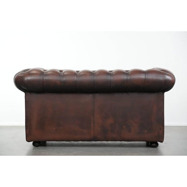 Vintage Chesterfield Two-Seater Sofa in Dark Brown Cowhide For Sale - Image 3 of 18
