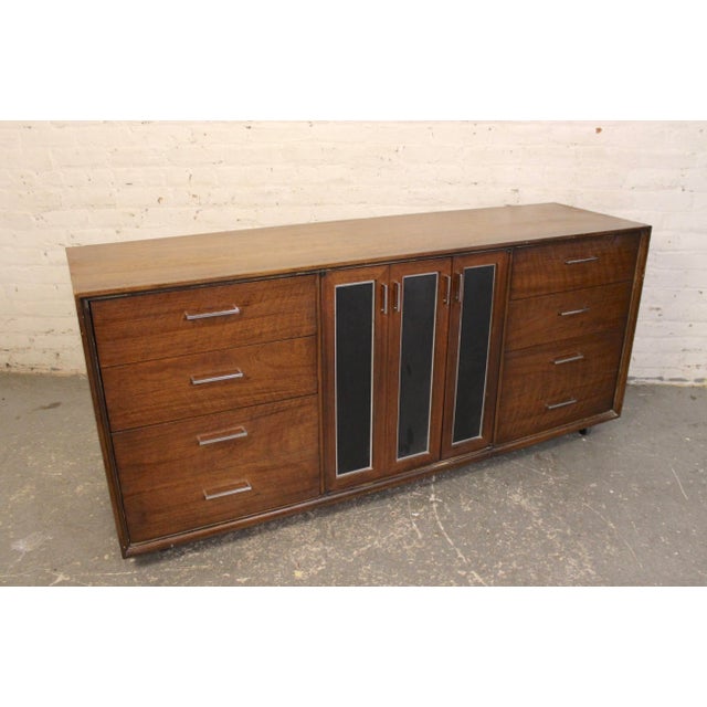 Mid-Century American Dresser by Lane For Sale In New York - Image 6 of 13