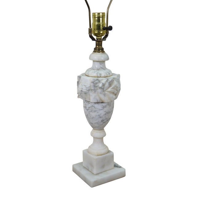 Traditional 2 Mid 20th Century Gray & White Alabaster Marble Trophy Urn Table Lamps Pair 18" For Sale - Image 3 of 15