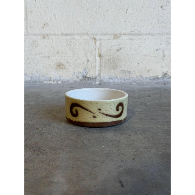 Beige Ramekin Small Bowl Beige Swirl Speckled Studio Pottery Mid 20th Century For Sale - Image 8 of 8