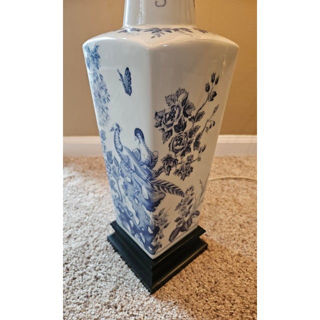 Vintage Chinoiserie Blue and White Table Lamp For Sale In Indianapolis - Image 6 of 8
