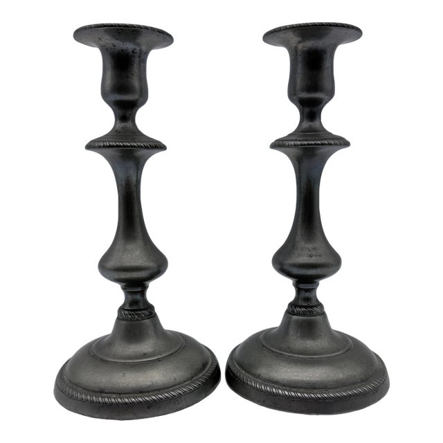 Antique Pair of American Pewter Candlesticks With Push Up Rods, Circa 1820s–1830s For Sale