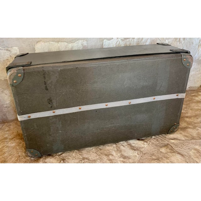 Early 20th Century Vintage English Laundry Mailing Box For Sale - Image 10 of 12