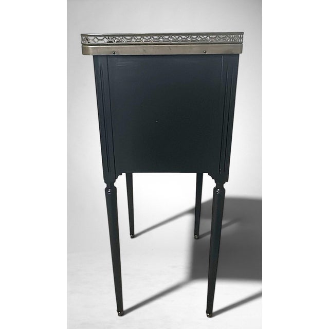Black Late 19th Century Napoleon III Style French Night Stand in Black Lacquered Wood and Carrara Marble For Sale - Image 8 of 18